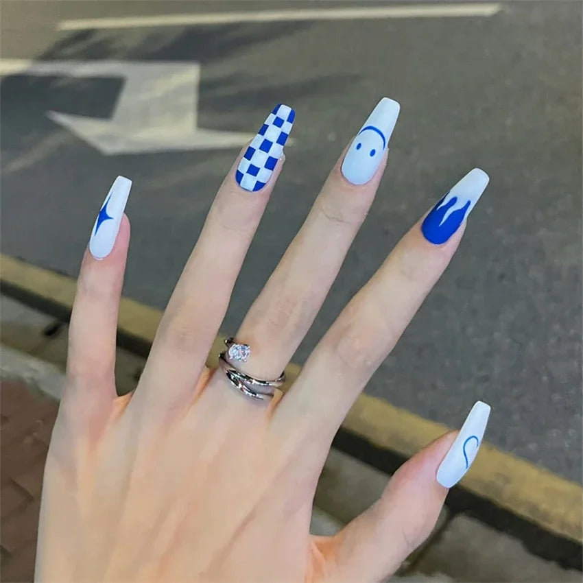 24Pcs/Set Retro Press on Nails Art