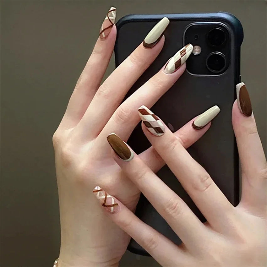 24Pcs/Set Retro Press on Nails Art